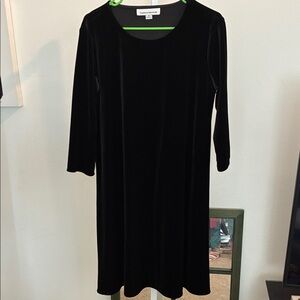 Chic Black Velvet Long Sleeve Dress